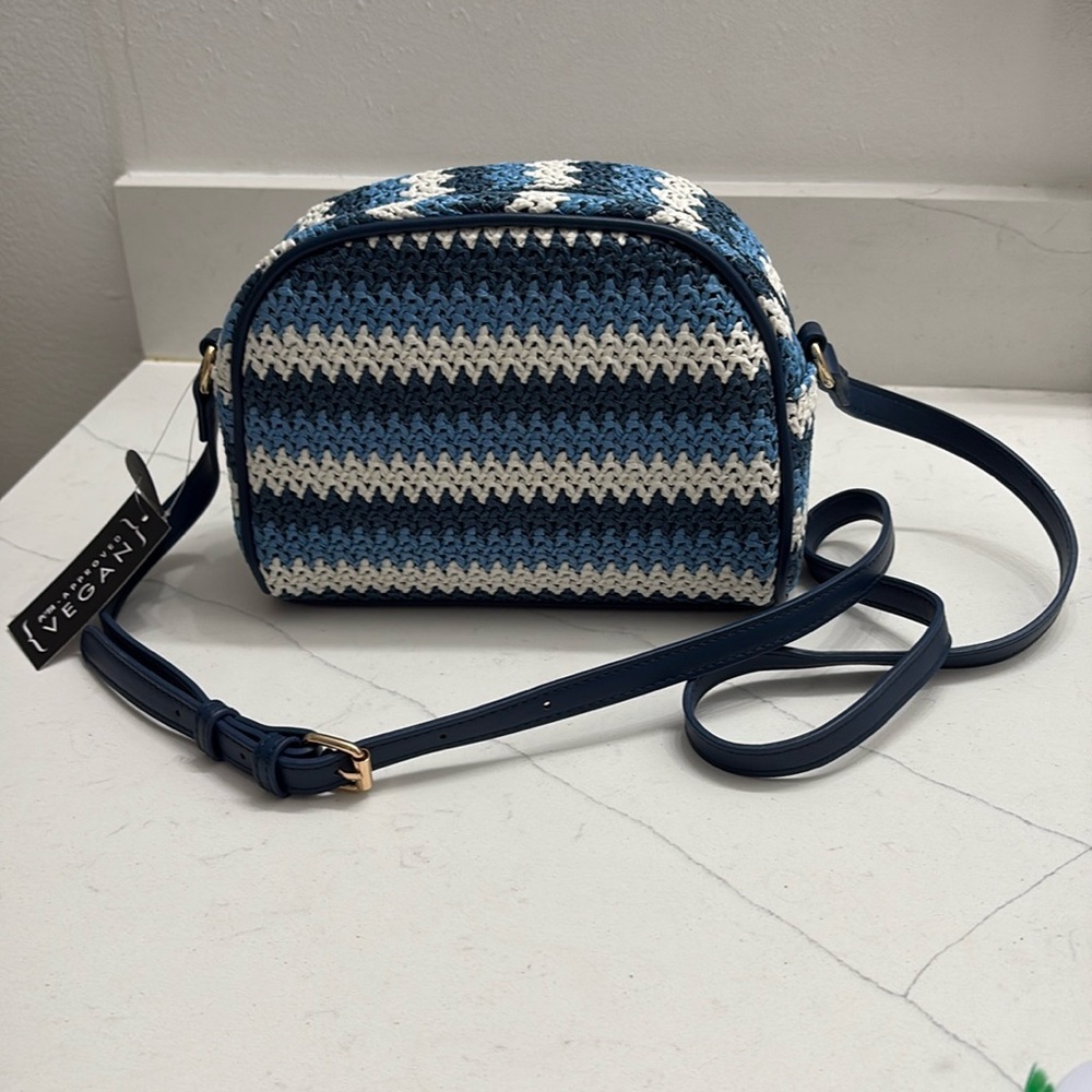 Women’s purse Vegan Navy leather PETA Approved nwt.